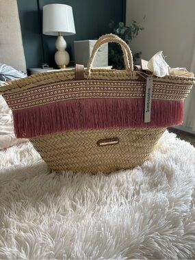 Straw Fringe Tote Bag. Perfect beach bag for any outfit